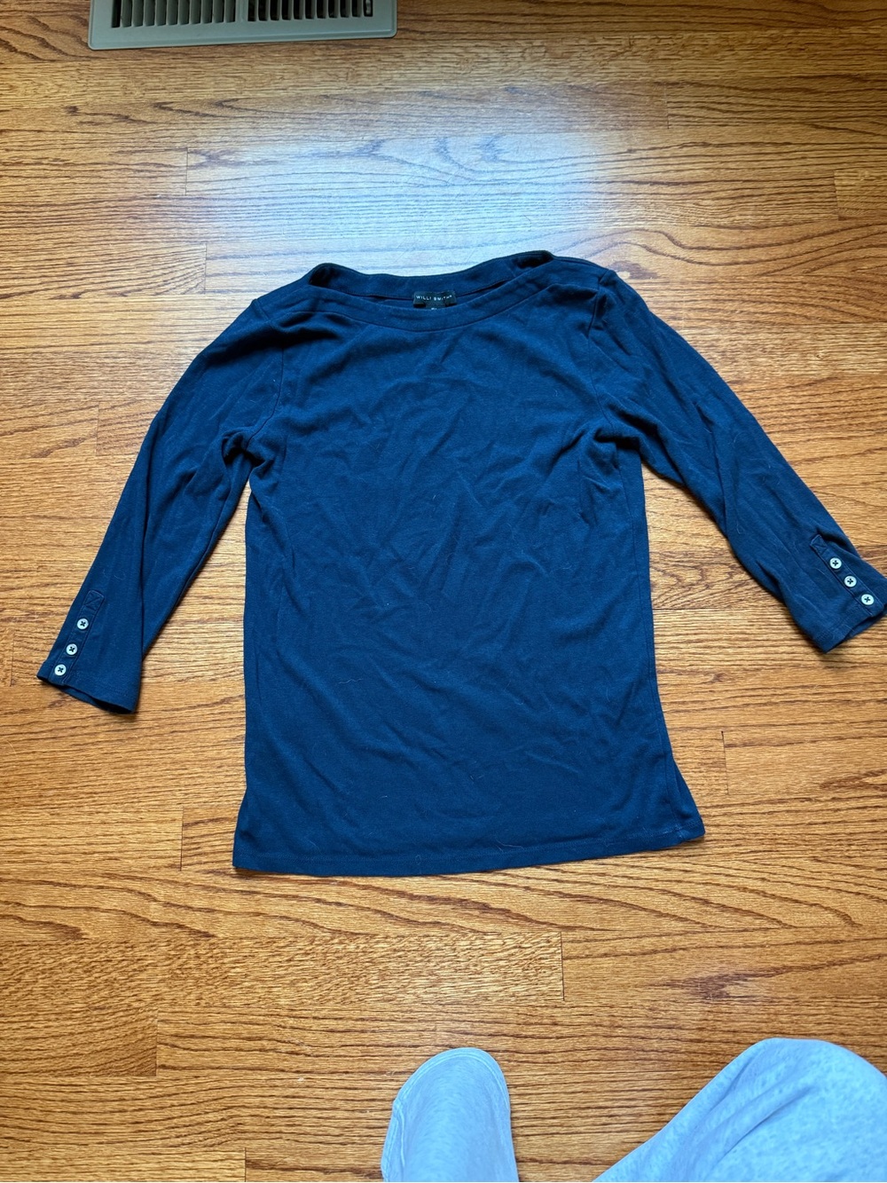 Willi Smith Navy 3/4 Sleeve Button Cuff Top